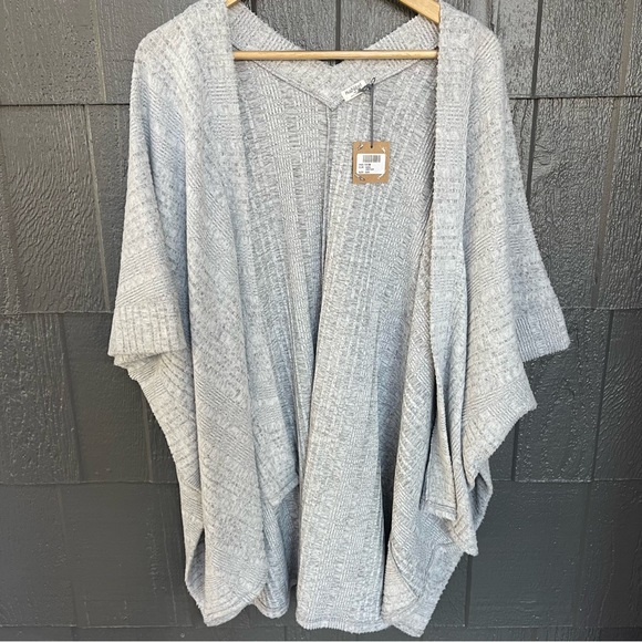 Hello Nite gray open front short sleeve cardigan - Picture 3 of 10